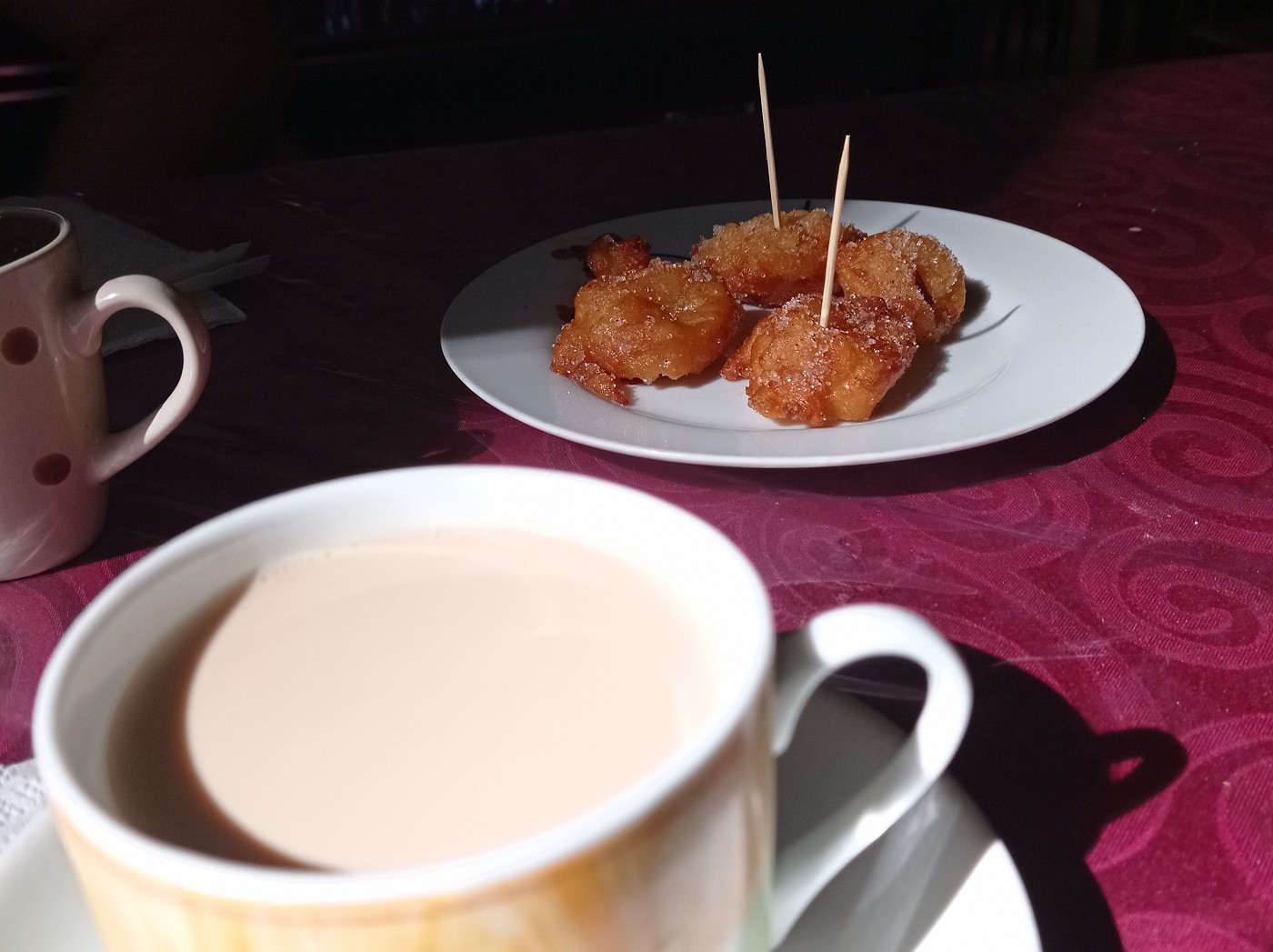 Manzé Lakaz masala chai and dessert