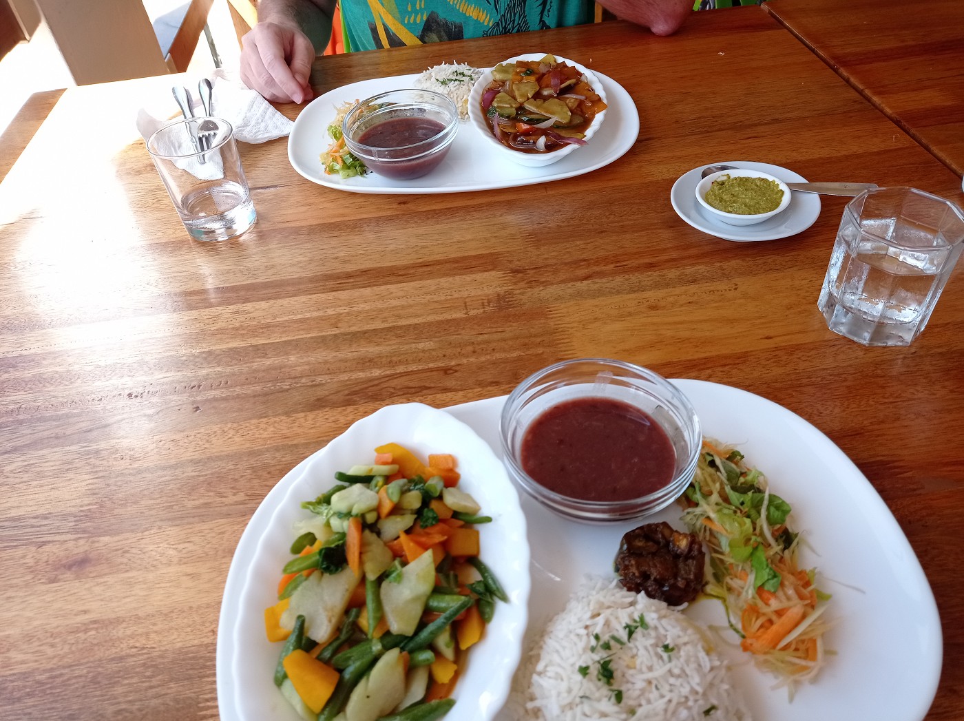 La Plage Anse aux Anglais resto bar Rodrigues vegetarian chop suey and legumes sautees