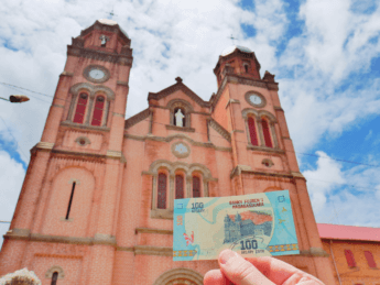 money-in-madagascar cash Ariary 100 Fianarantsoa Cathedral
