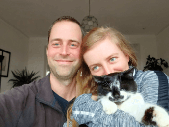 Why We Started Catsitting + How to Start Housesitting to Travel