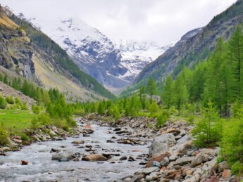 Lillaz Valley Cogne mountain peaks