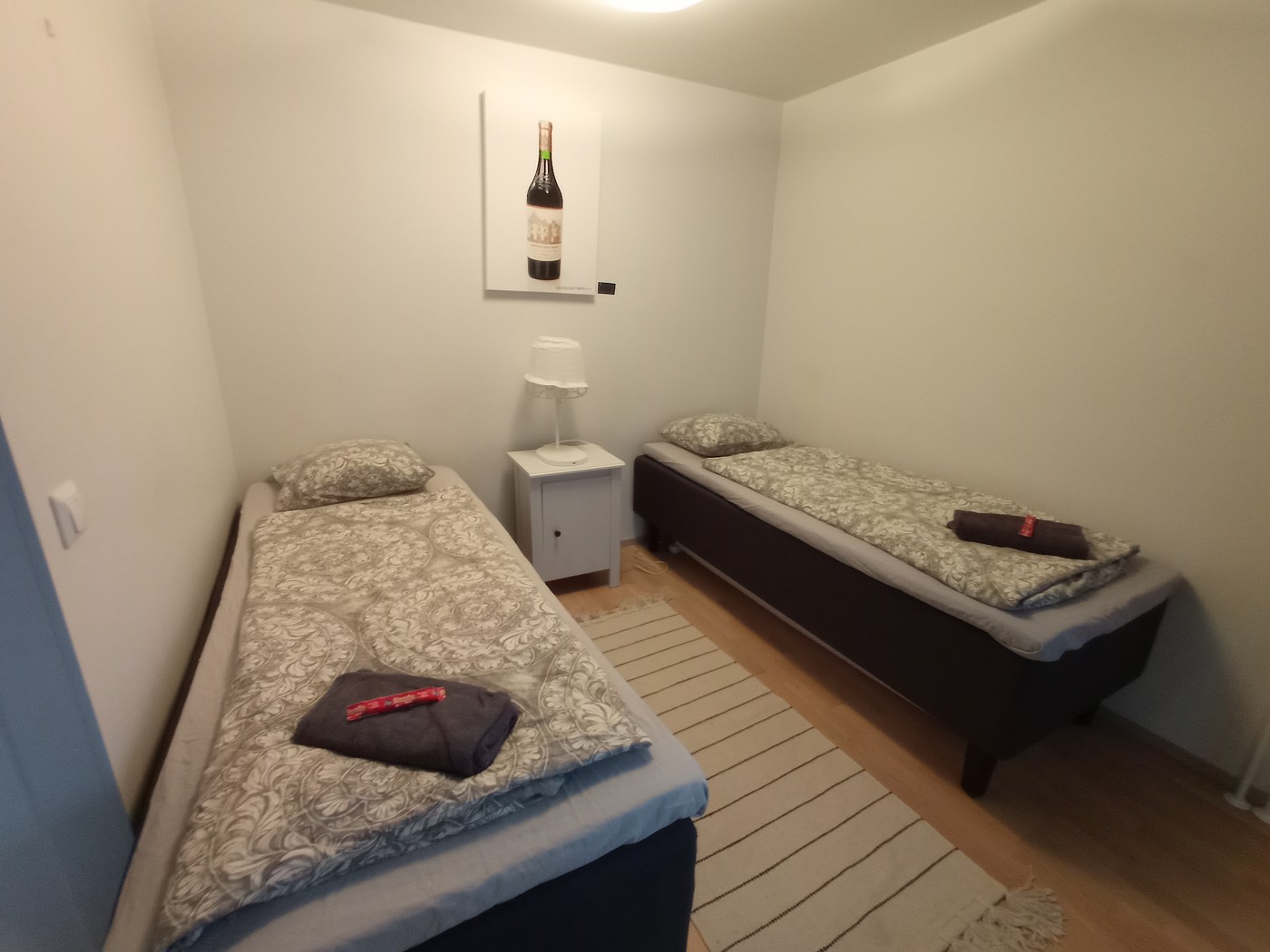 bedroom two single beds Vaasa Airbnb