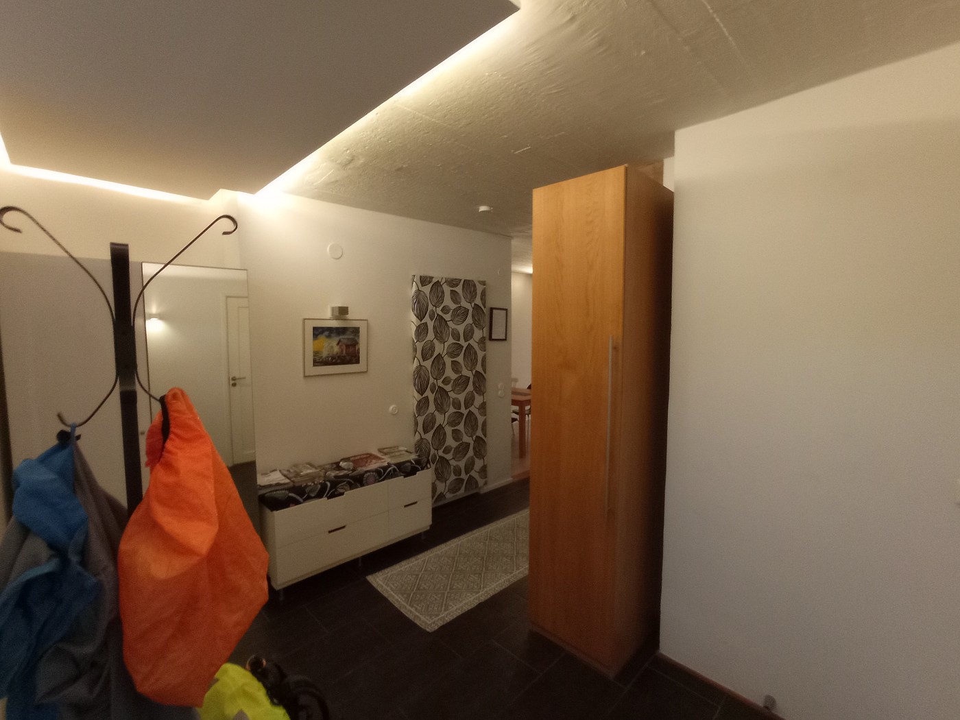 18 entryway hallway Mariehamn Airbnb