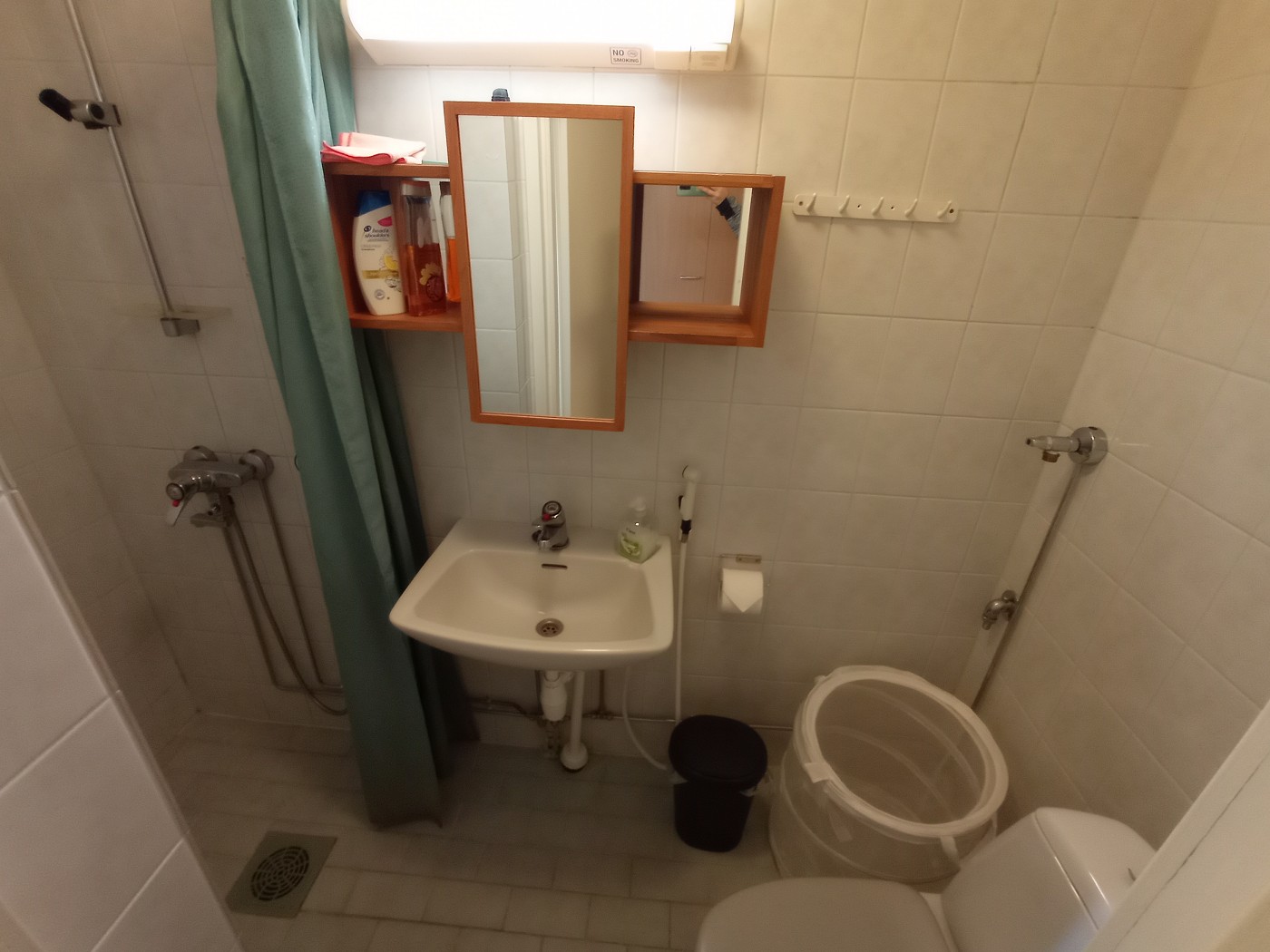 bathroom shower Muonio five star Airbnb