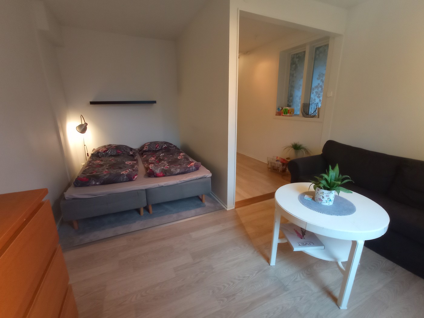 29 bedroom and tv living room couch airbnb Mariehamn