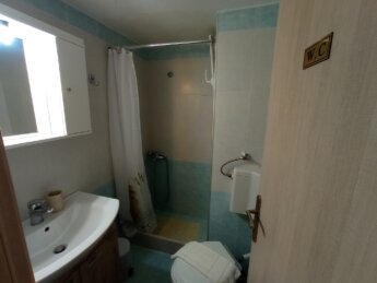 bathroom Heraklion apartment Airbnb