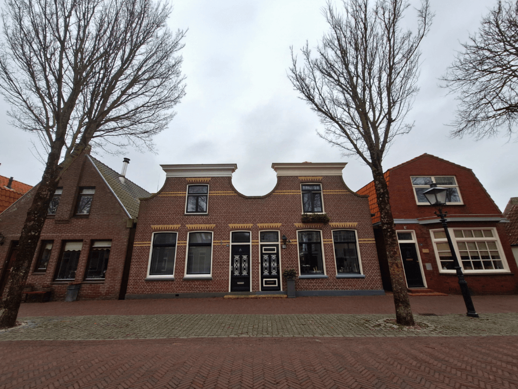 symmetrical Dutch houses Oost-Vlieland