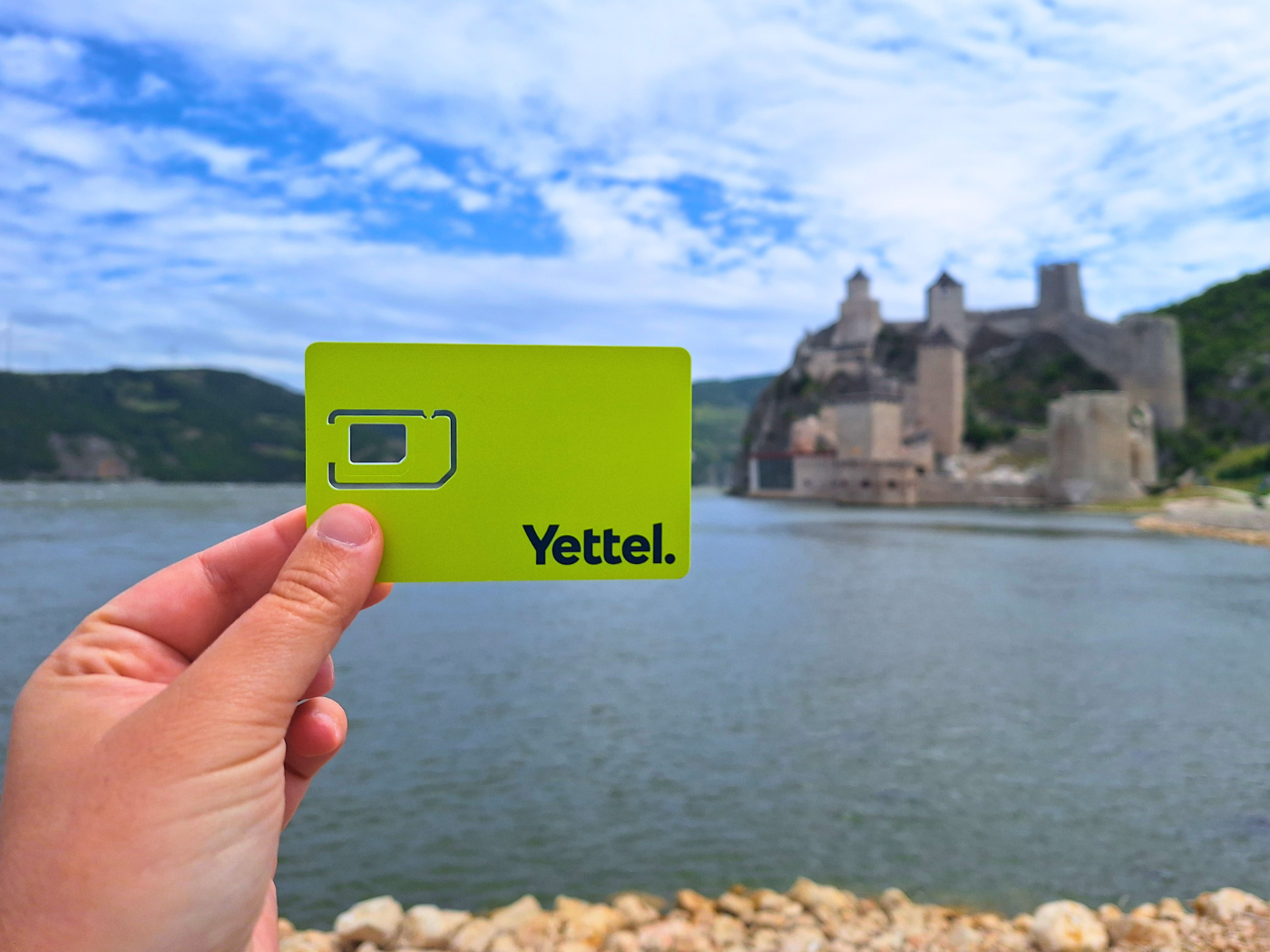How to Get a Serbian SIM Card in a Small Town roaming Europe Yettel digital nomad featured photo