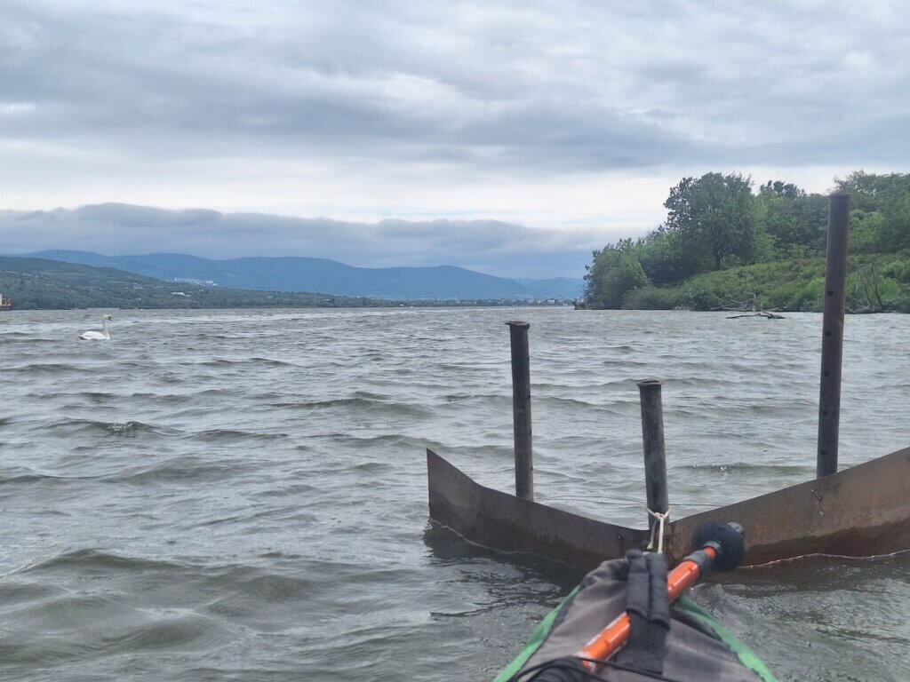 Danube river mooring stick Kosava headwind kayaking inflatable Serbia Romania attempt at going to Golubac Vinci