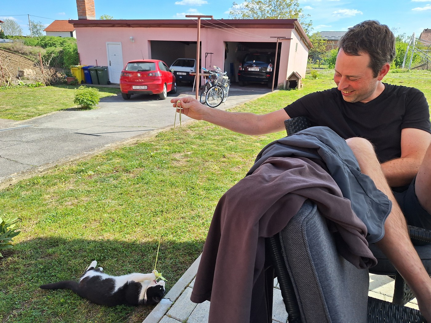 Jonas and Pero the cat in Croatia best accommodation sunshine spring