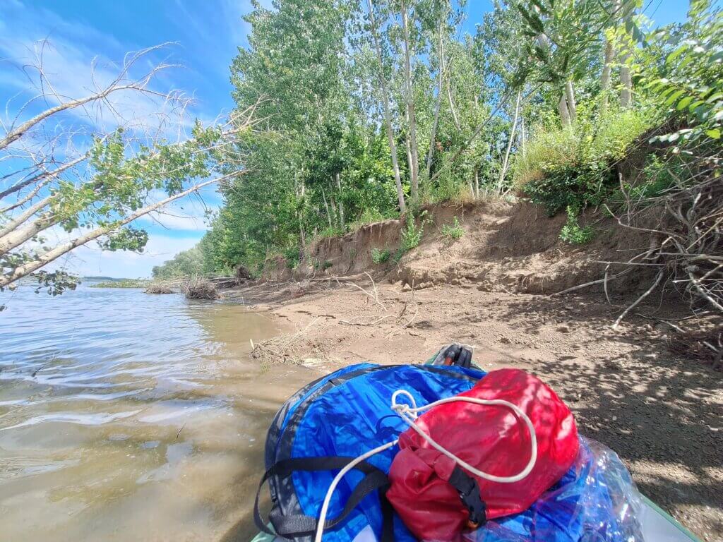 14 40 aborted landing Danube River Bulgaria post floods muddy landing spots quicksand effect kayak trip