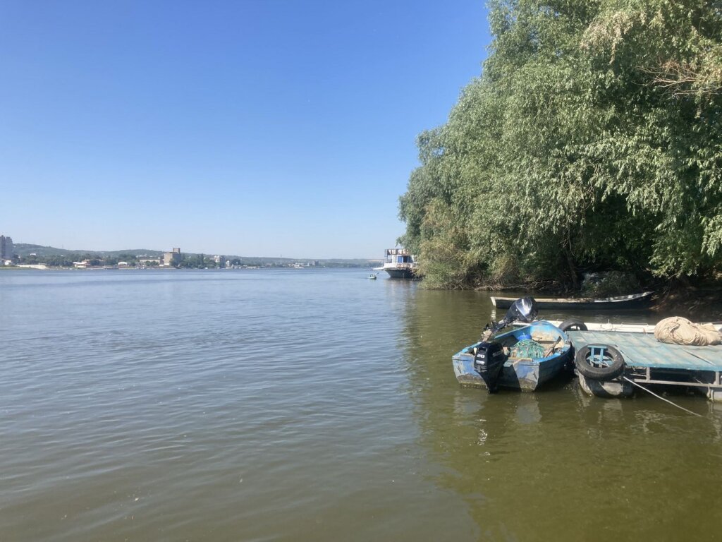 Iris Veldwijk solo kayaking Zucchini the inflatable kayak Danube River Chiciu Calarasi Silistra Romania moving the boat for customs and immigration