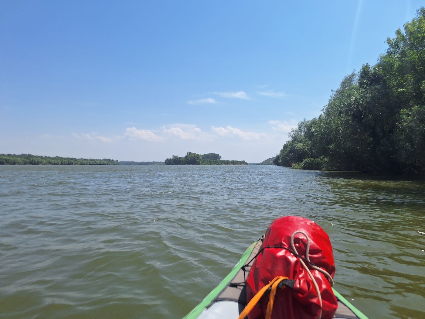 11 56 shortcut Ostrovul Uzunada Ostrovul Fermecatu Cetate Getica Cetatea Sacidava Danube River kayaking avoiding shipping lane