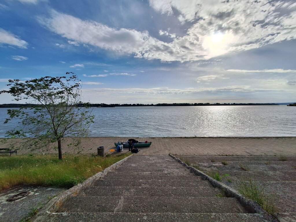 launch spot Grocka na Dunavu kayaking Danube headwind