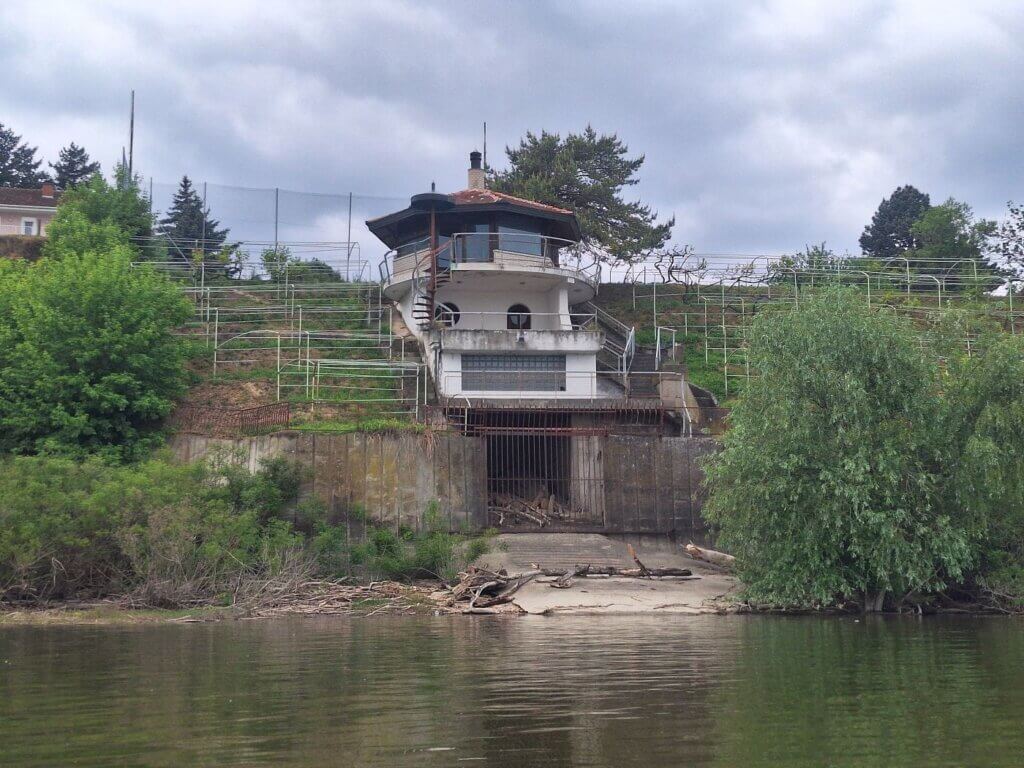 vineyard house waterfront property Novi Banovci Serbia boat launch slipway shelter cool architecture abandoned urban decay