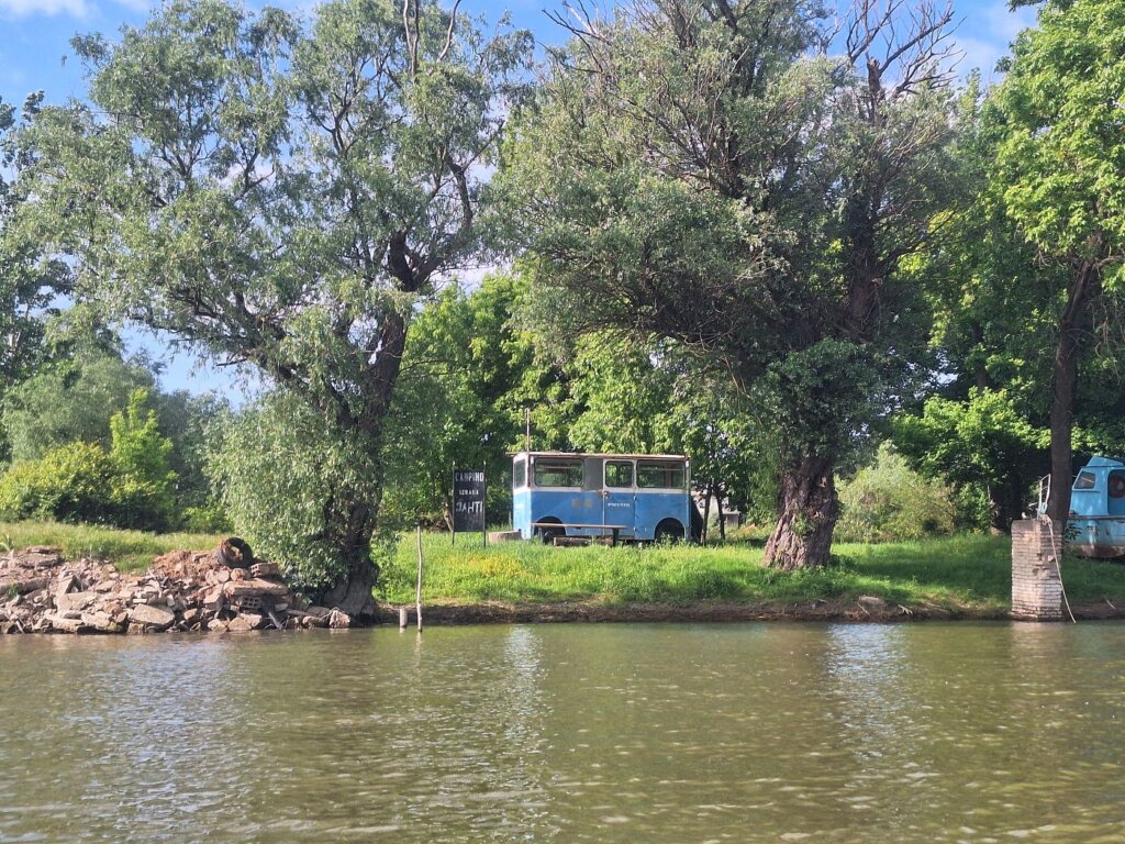 camping Grocka na Dunavu Danube River funny vehicle Serbia