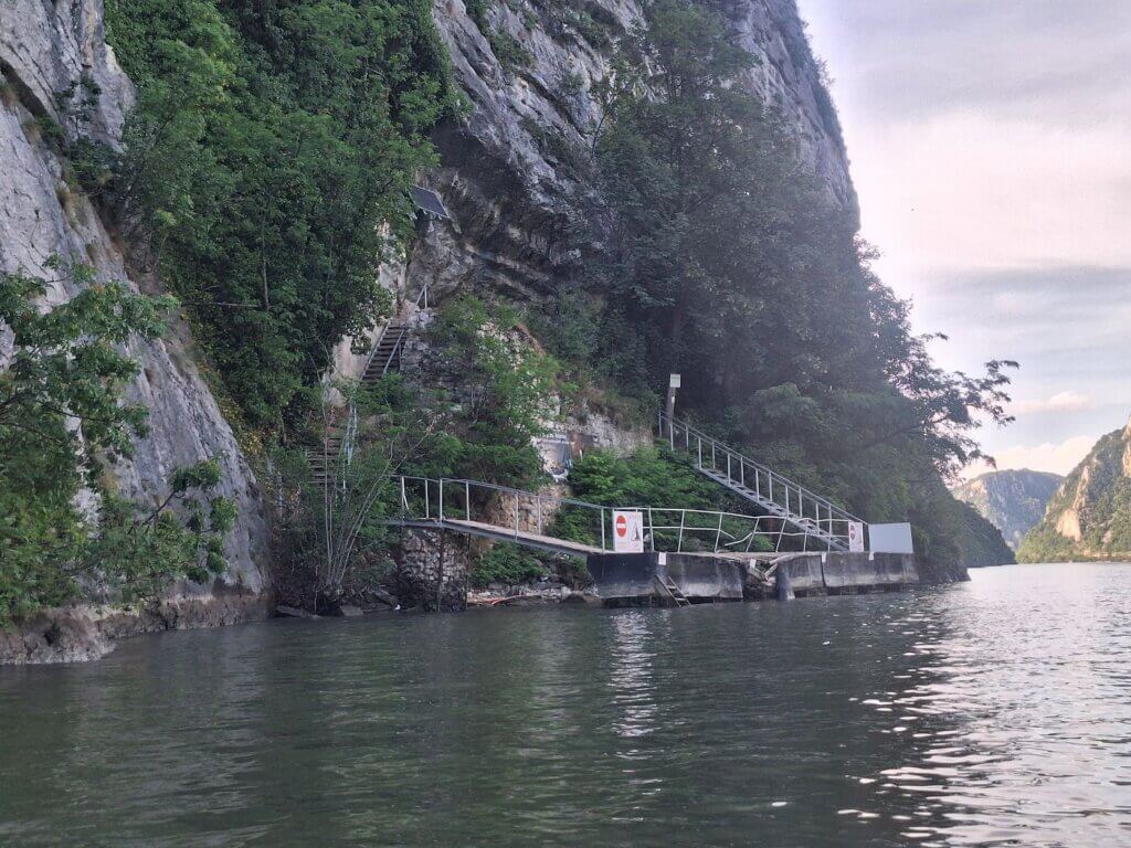 Pestera Veterani Cave Romania Cazanele Mari Iron Gates jetty emergency landing border Serbia