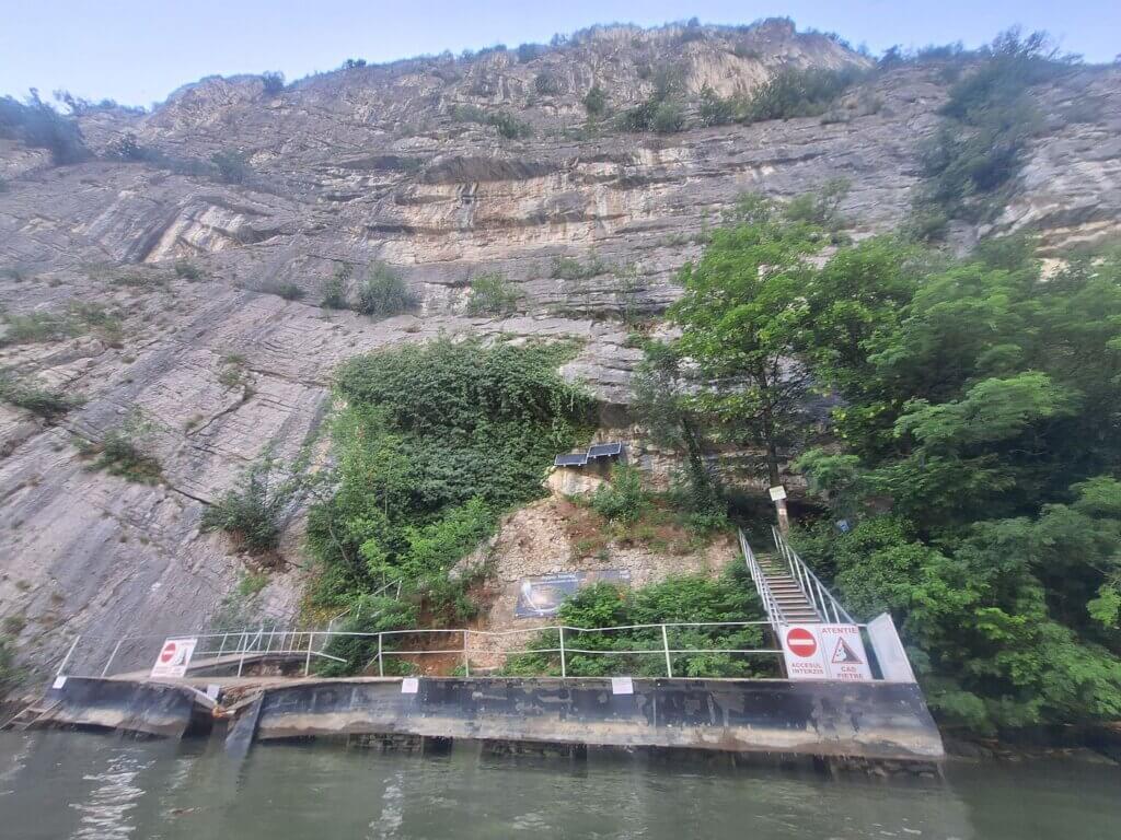 closed off jetty Pestera Veterani Cave Romania Cazanele Mari Iron Gates danger of collapse Danube River trespassing