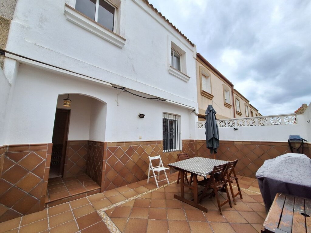 garden patio house Tarifa holiday home rental outside table dining area barbeque