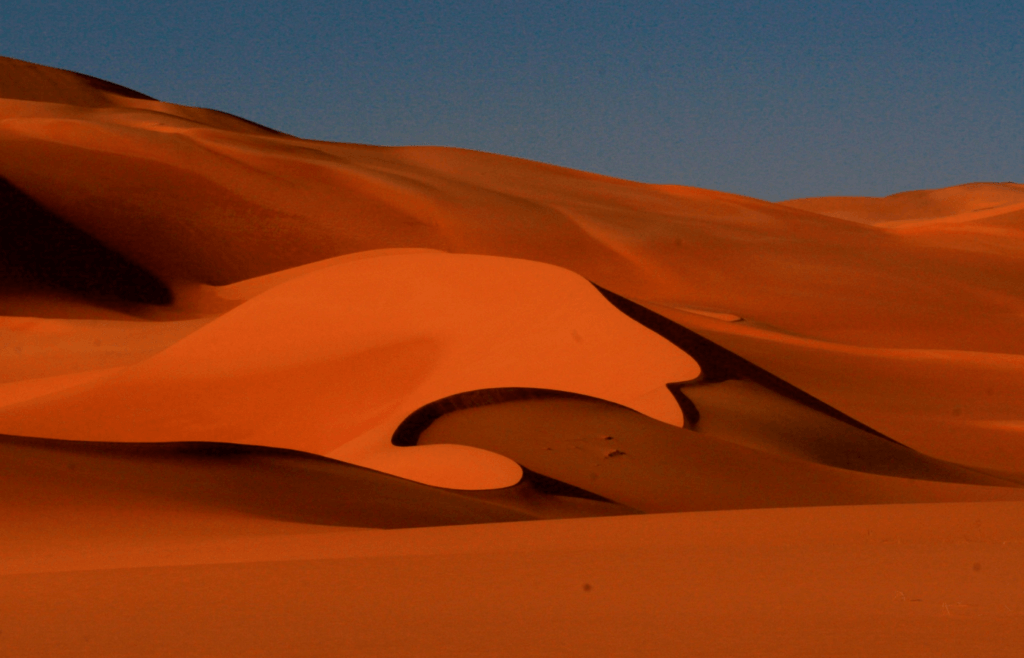audrius-sutkus-Ggvj8lq_Fs8-unsplash Libya Murzuq sand dunes