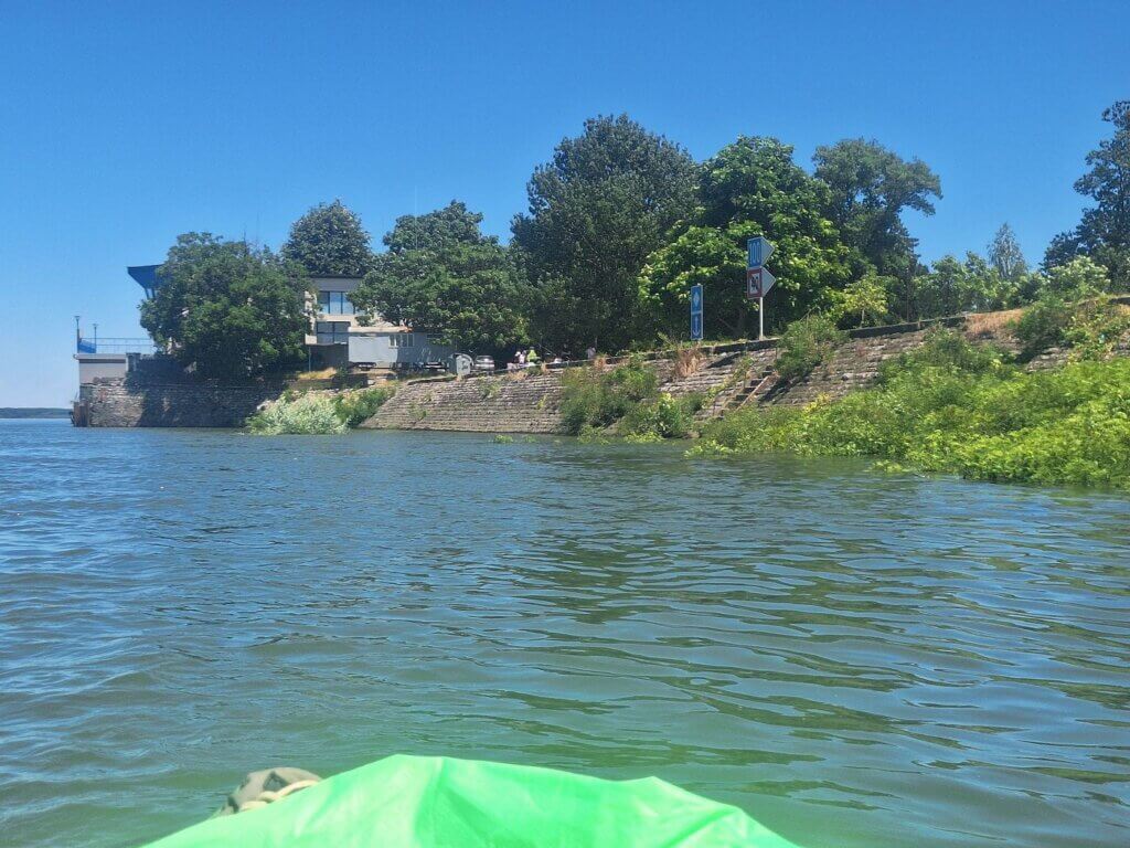 landing spot Lom Bulgaria kayak stairs out of the water near the port harbor