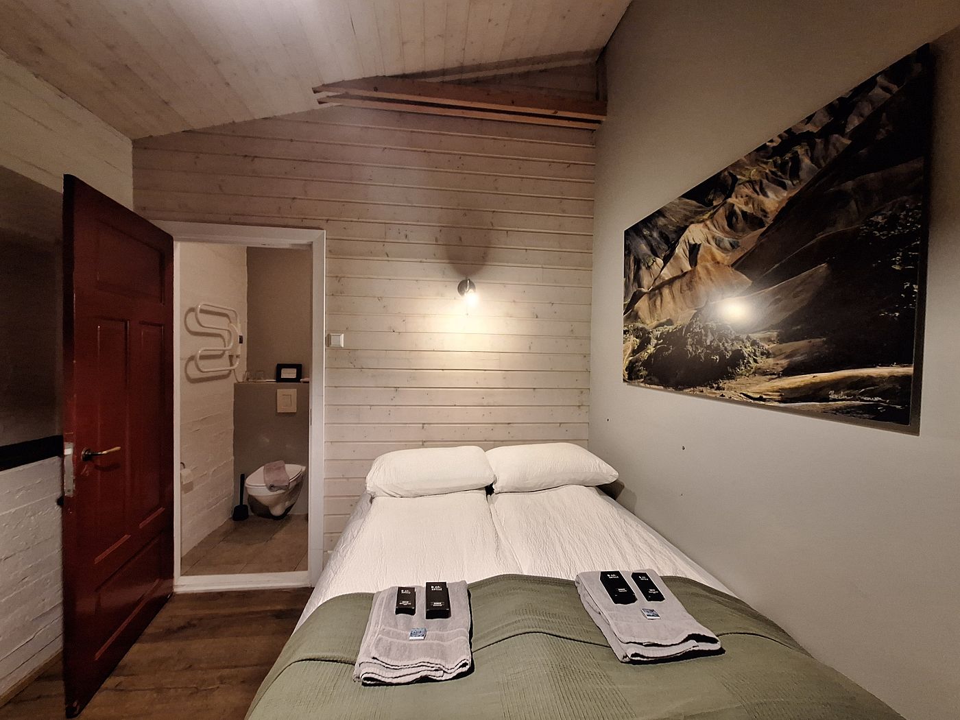 closeup bed of hotel Hrifunes south coast Iceland ringroad travel