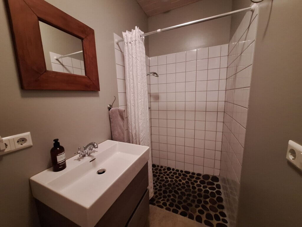shower bathroom sink of hotel Hrífunes south coast of Iceland travel ringroad