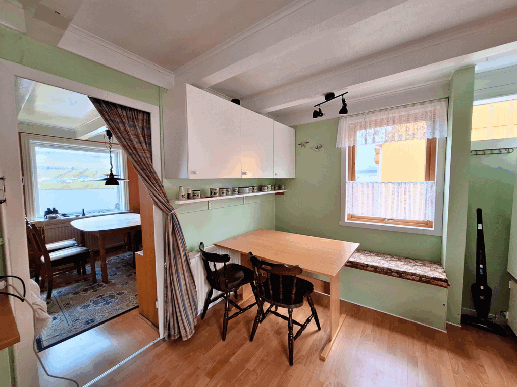 daytime accommodation in the Faroe Islands Suduroy Tvoroyri Trongisvagur kitchen table lunch